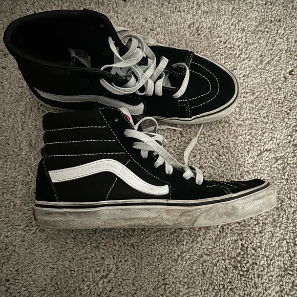 Old skool hi top vans
🦶 - Picture 4 of 6